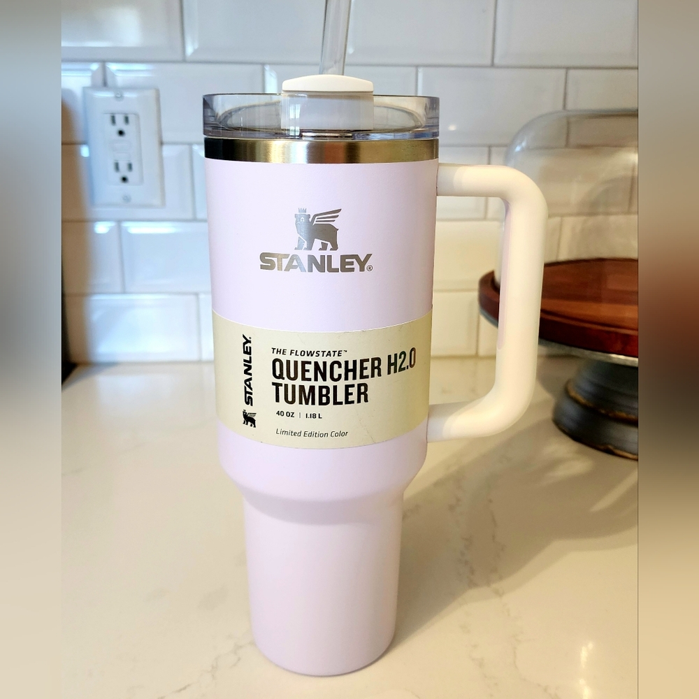 Stanley - WISTERIA (purple) - 40 oz. H2.0 Flowstate Quencher Tumbler - NWT!